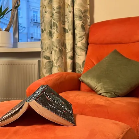 Spacious & Stylish In Center