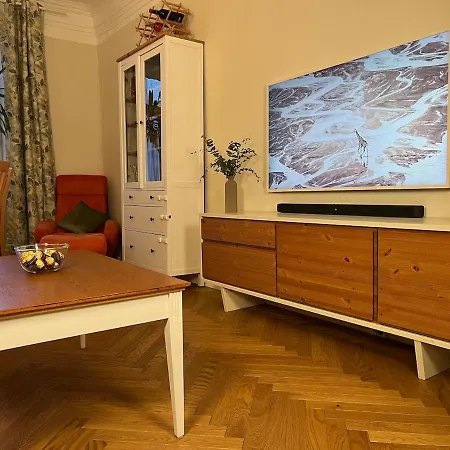 Spacious & Stylish In Center Apartmán